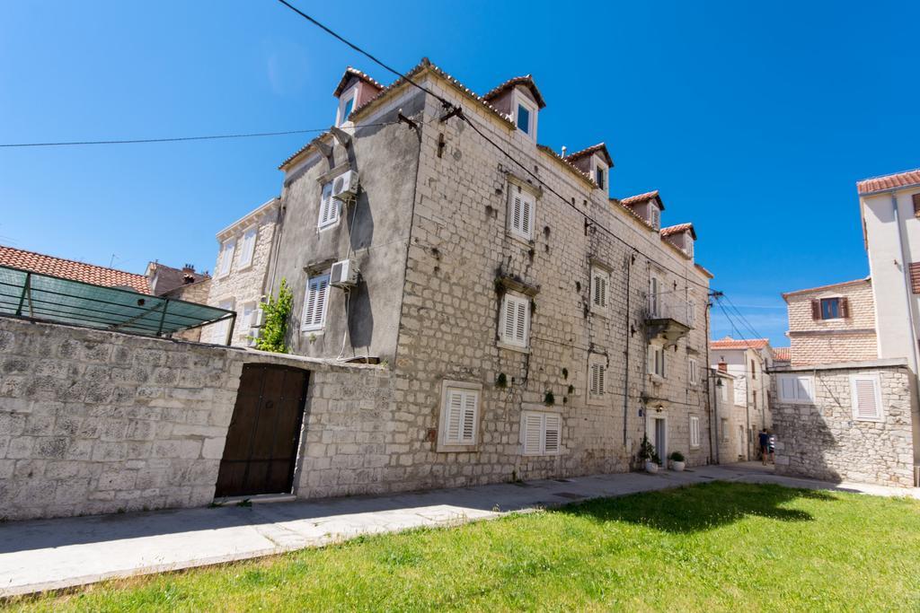 Top-Floor Apartment In Trogir Center Exterior foto